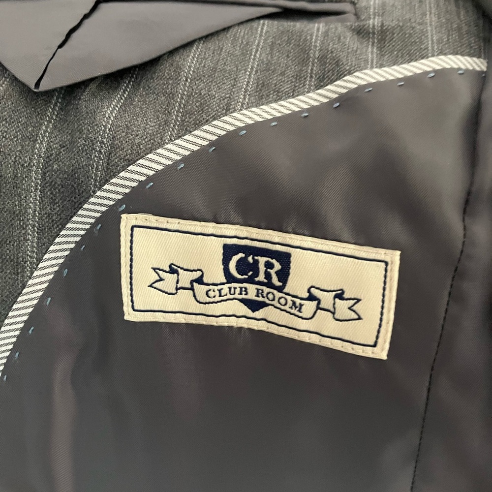 Pinstripe wool suit - Picture 7 of 8
